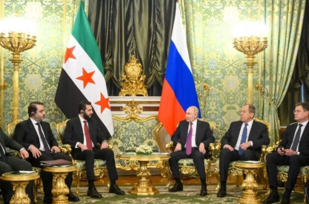 Лаврову пришлось искать наушник для перевода на встрече с президентом Сирии