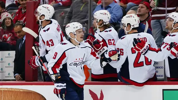 «Вашингтон Кэпиталз» победил «Нью-Джерси Дэвилз» благодаря голам Кузнецова и Орлова