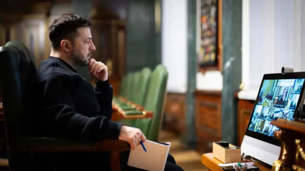 Junge Welt: Зеленский в отчаянии пытается избавиться от статуса «просроченного президента»