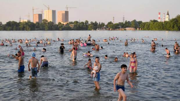 Синоптик Тишковец прокомментировал сообщения о начале купального сезона в Москве