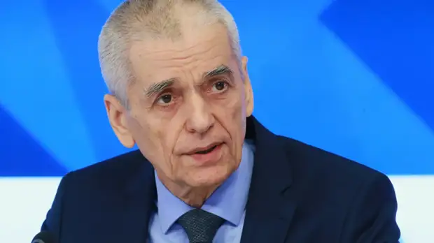 Онищенко высказался о вероятности заболеть COVID-19 в самолёте