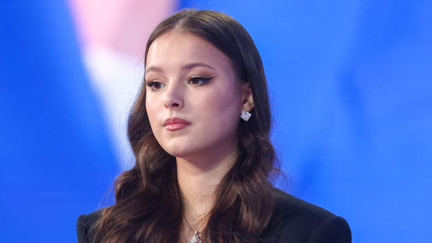 Щербакова расплакалась на трибунах во время мужского одиночного катания на Играх-2026