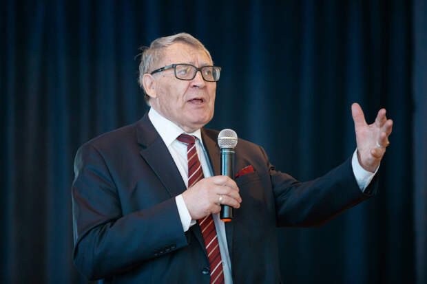 Шагыйрь Рәдиф Гаташ 85 яшьлек юбилеен бәйрәм итә