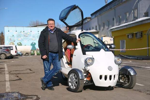 Электрокар. Эта модель двухместного трехколесного электрокара уже заинтересовала столичные власти. Она может использоваться в парках для уборки мусора, перевозки небольших грузов, а также для перемещения персонала. Фото: mos.ru