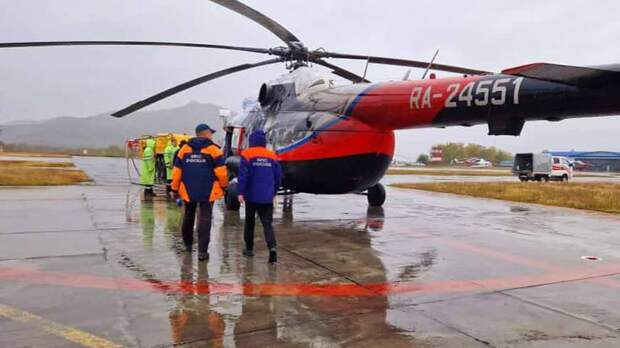 На поиски двух пропавших на Камчатке мужчин вылетел вертолет