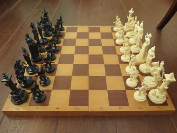 Наполеоника - редкий экземпляр советских шахмат. /Фото: skylots.org
