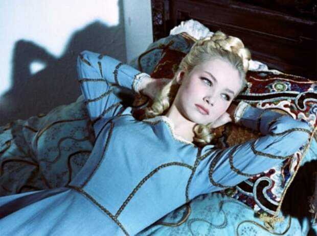 Кадр из фильма *Девушка в окошке*, 1964 | Фото: kino-teatr.ru
