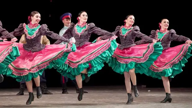 Из Донбасса с любовью: как Россия встретила артистов из ДНР