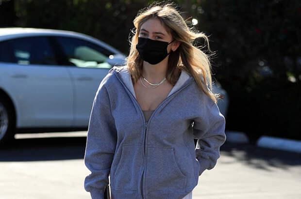 Off-duty: дочь Хайди Клум Лени на прогулке в Лос-Анджелесе