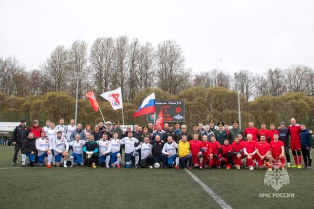 В Петербурге в честь Дня Победы состоялся товарищеский матч по футболу