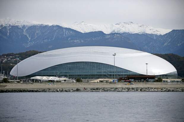 Прерванный из-за угрозы атаки БПЛА матч КХЛ «Сочи» — ЦСКА решили не продолжать