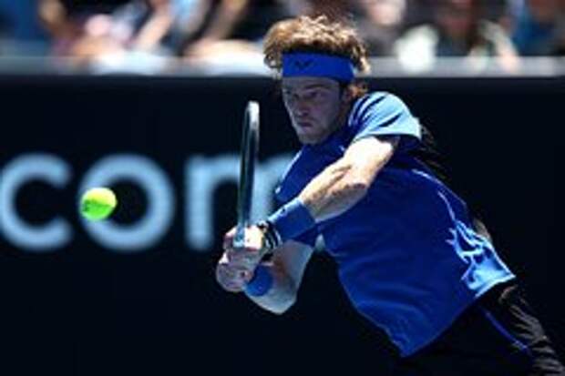 Рублев в тяжелейшем поединке пробился в четвертьфинал Australian Open