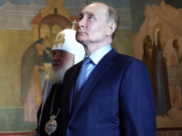 Внезапный визит: Владимир Путин приложился к рублевской «Троице»