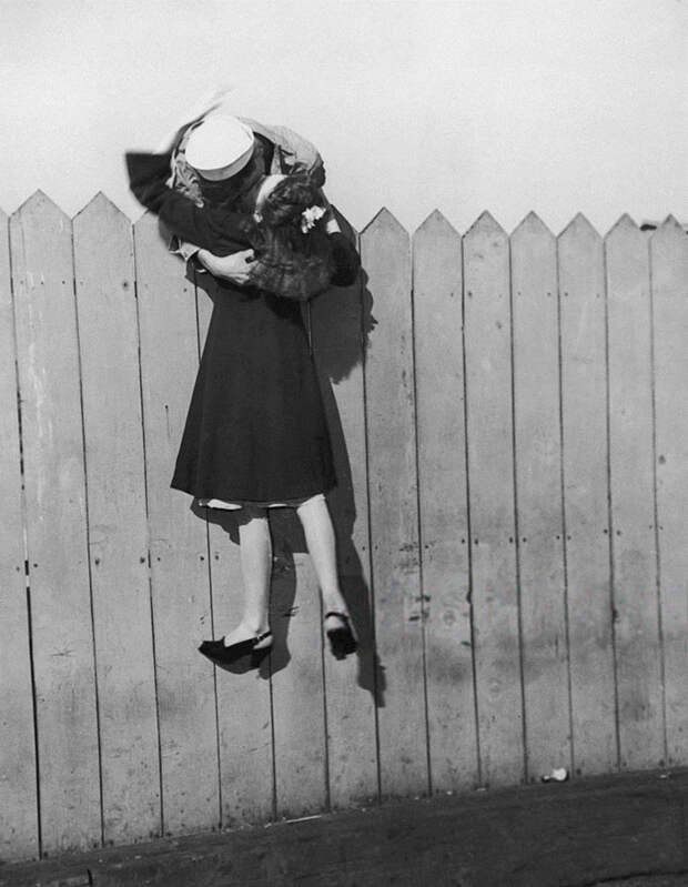 Исторические фотографии о любви во время войны