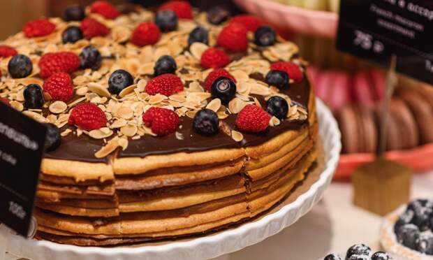 Вкусно, как дома: «Брусника» открыла новую, 24-ю кондитерскую-кулинарию в ЖК «Символ»