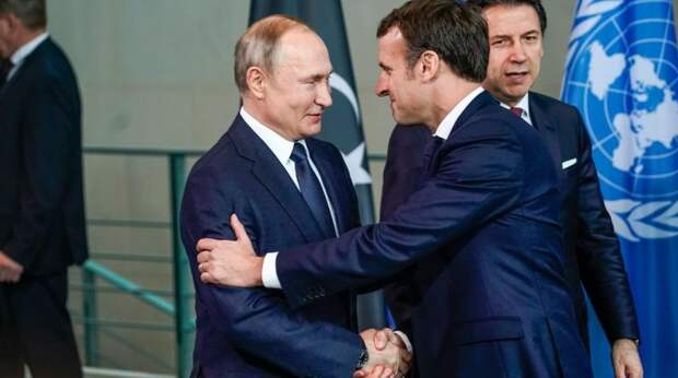"Момент Меркель": почему Макрон "слил" разговор с Путиным