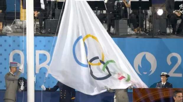 Олимпийский флаг на церемонии открытия Игр в Париже повесили вверх ногами