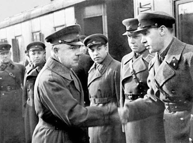 Полковник Старинов - дедушка советского спецназа, личный враг Гитлера и диверсант столетия Полковник Старинов - дедушка советского спецназа, личный враг Гитлера и диверсант столетия