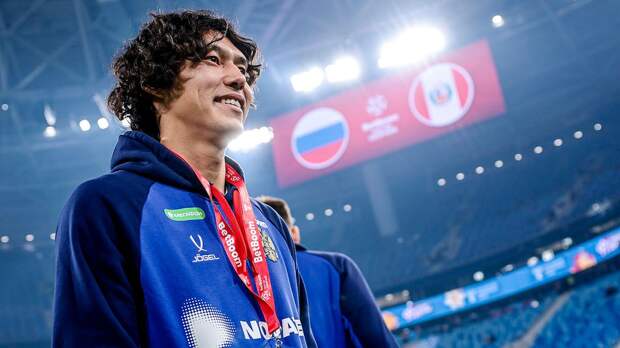 Экс-партнер Бевеева рассказал, почему защитник раскрылся в «Балтике»