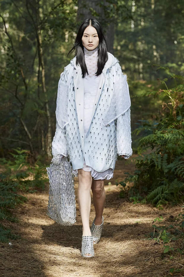 Burberry Spring/Summer 2021 Ready-to-Wear Burberry Spring/Summer 2021 Ready-to-Wear Collection