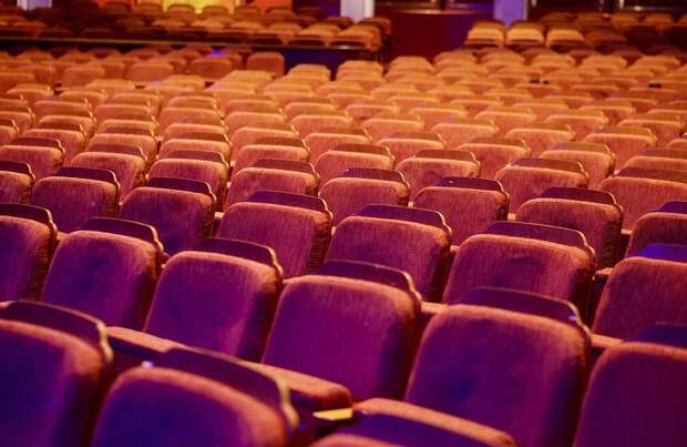 Театр на Таганке отметил 60-летие поэтическо-музыкальным вечером