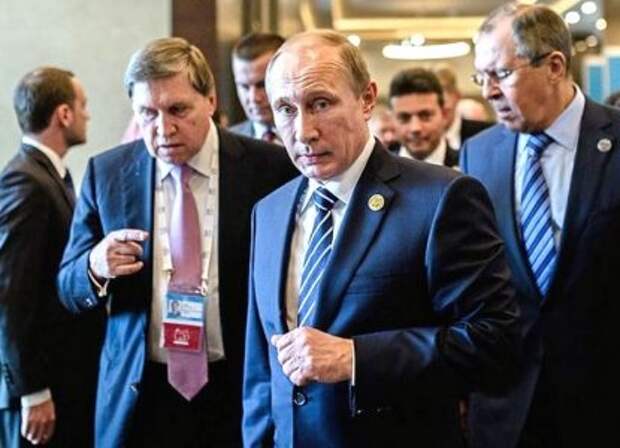 США пригрозили отрезать окружение Путина от международных платежей