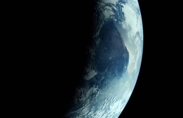 Оригинал: http://tothemoon.ser.asu.edu/data_a70/AS11/extra/AS11-44-6692.small.png