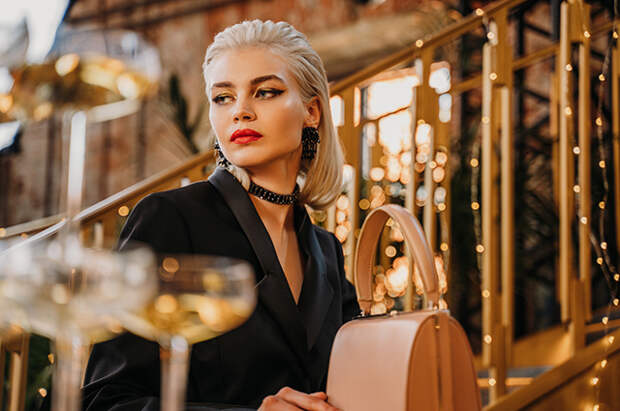 В ожидании чуда: смотрим лукбуки первых новогодних капсул модных брендов