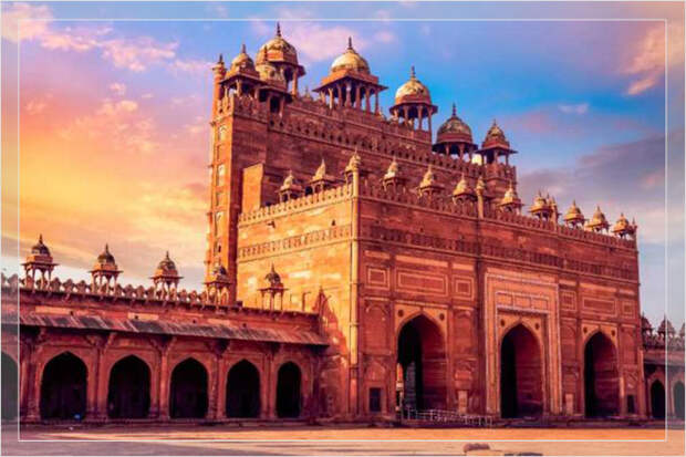 Буланд Дарваза в Фатехпур-Сикри, Агра, Уттар-Прадеш, Индия.