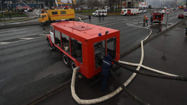 Спасатели эвакуировали посетителей крупного ТЦ во Владивостоке