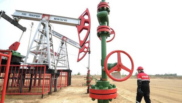 Путин разрешил использовать нефтегазовые доходы для замещения займов