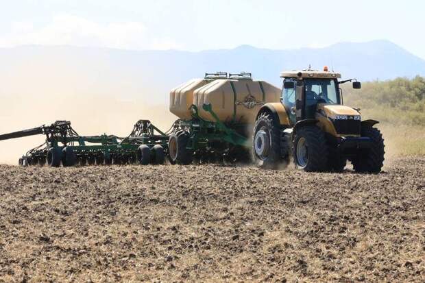 В Крыму стартовал сев яровых культур на площади свыше 235 тысяч гектаров