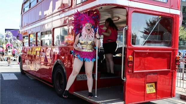 12 ярких фотографий с самого крупного европейского фестиваля в Ноттинг-Хилле