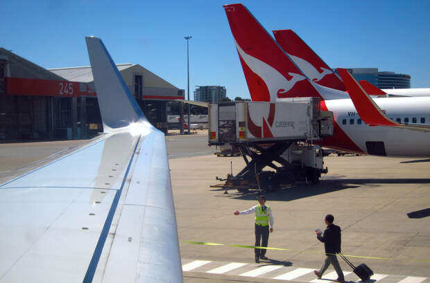 Трап протаранил кабину пилотов дважды за месяц в аэропорту Австралии