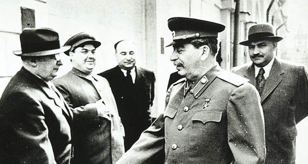 Берию убили паразиты, забиравшие себе назад власть после Сталина