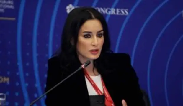 «Тошнит»: Возмущенная Канделаки плюнула в Джоли