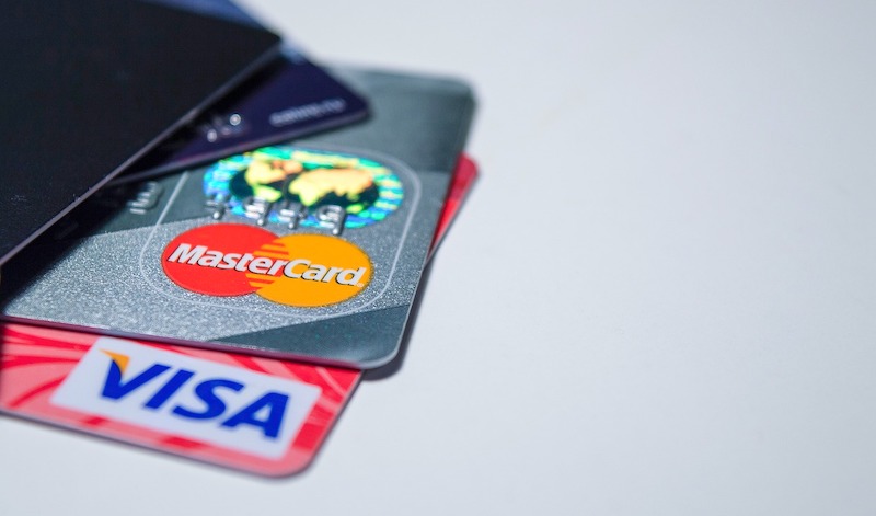 Visa и Mastercard приостанавливают работу в России Visa и Mastercard приостанавливают работу в России