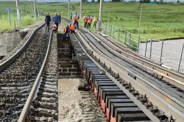 Причиной обрушения части моста в Курской области назвали диверсию
