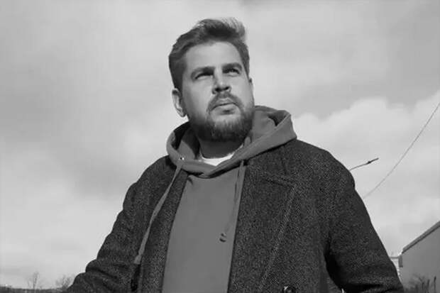 Мать погибшего актера Ткаченко два месяца не может забрать тело сына с передовой