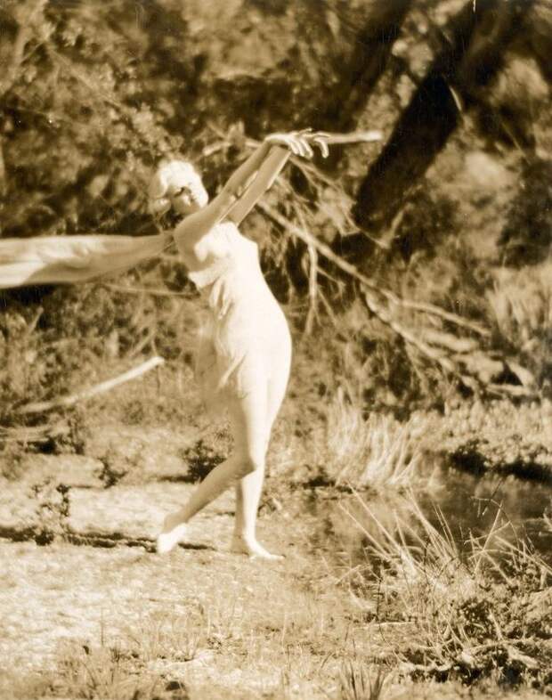 Jean Harlow Taken by Edwin Bower Hesser, 1929 (16).jpg