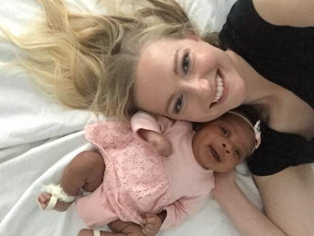 Мальчика усыновили родители. Затем они узнали, что его мама вновь беременна