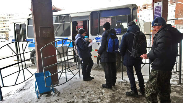 На новогодние праздники отменили более 15 рейсов из Омска в районы и Казахстан