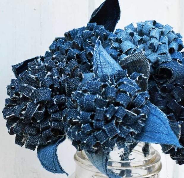 Как сделать цветы из старых джинсов — 5 идей