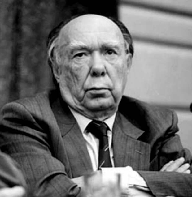 А.Н.Яковлев. Источник фото - https://flb.ru/upload/2018/09/yak.jpg