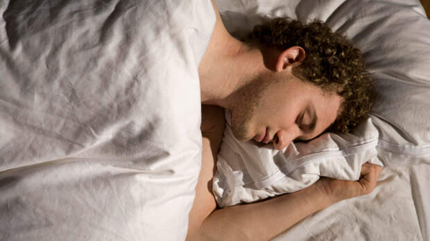 Сон по графику: как своевременный отбой помогает быстро сбросить лишний вес