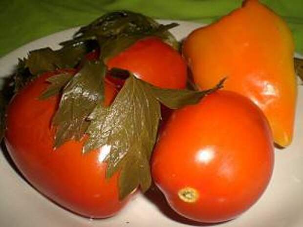 Консервируем вкуснейшие помидоры с соком ягод