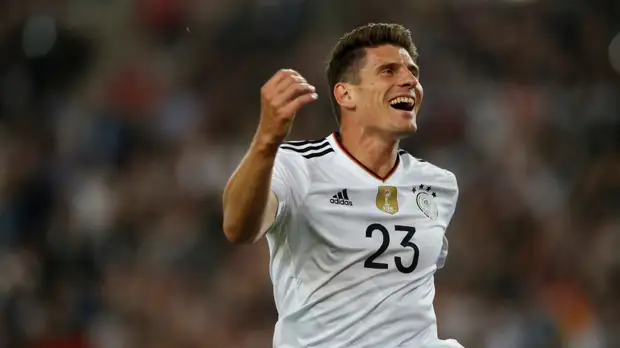 Экс-футболист сборной Германии Гомес завершил карьеру