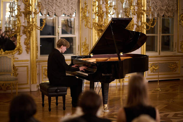 Выступление Данила Ростовцева в Петергофе в рамках фестиваля Pianissimo