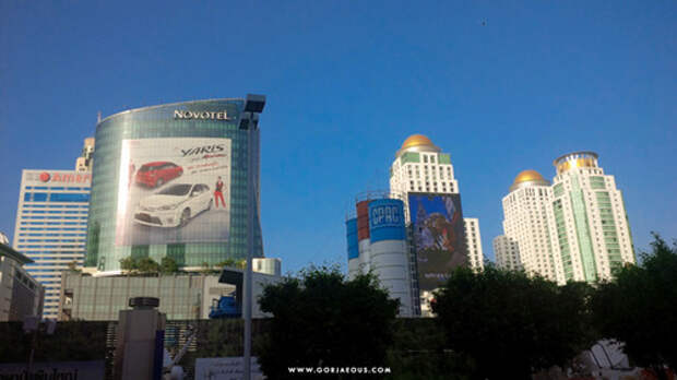 Streets-Bangkok-Thailand-02.jpg