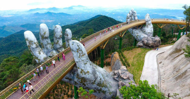 Во Вьетнаме открылся новый «Золотой мост»